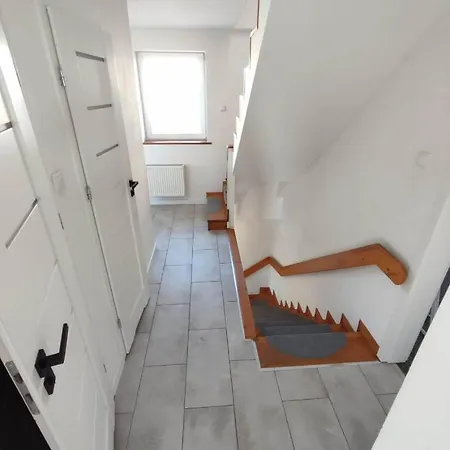 Hostel Budzetowy Dom Miedzy 2 Jeziorami Olsztyn (Warmian-Masurian)