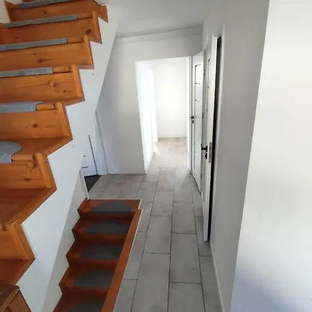 Budzetowy Dom Miedzy 2 Jeziorami Hostel *
