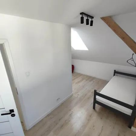 Budzetowy Dom Miedzy 2 Jeziorami Hostel *