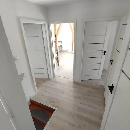 Hostel Budzetowy Dom Miedzy 2 Jeziorami