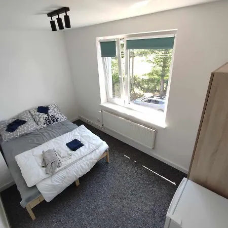 Budzetowy Dom Miedzy 2 Jeziorami Hostel Olsztyn (Warmian-Masurian)